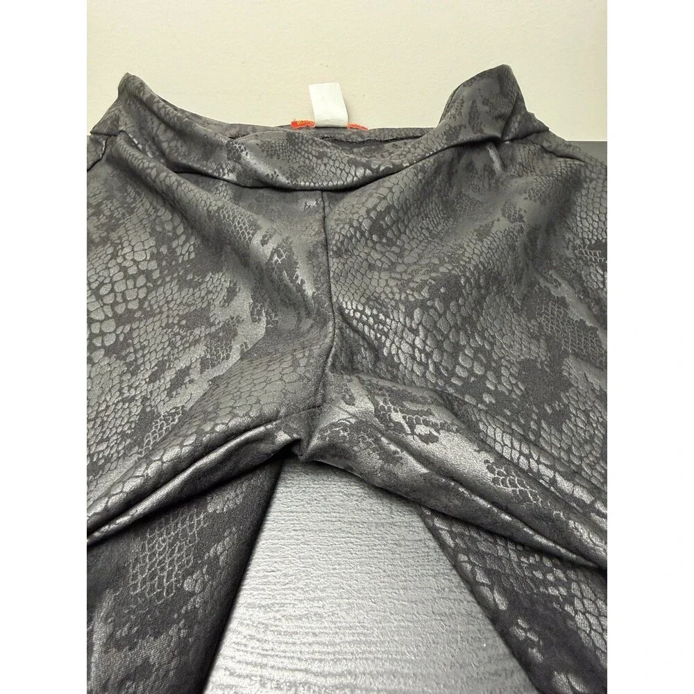 Krazy Larry Pants Women's Size 6 Black Tonal Python Print Pull On Stretch